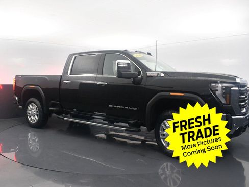 Used 2024 GMC Sierra 2500 SLT w/ SLT Premium Package image 4