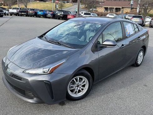 Used 2019 Toyota Prius L Eco image 1