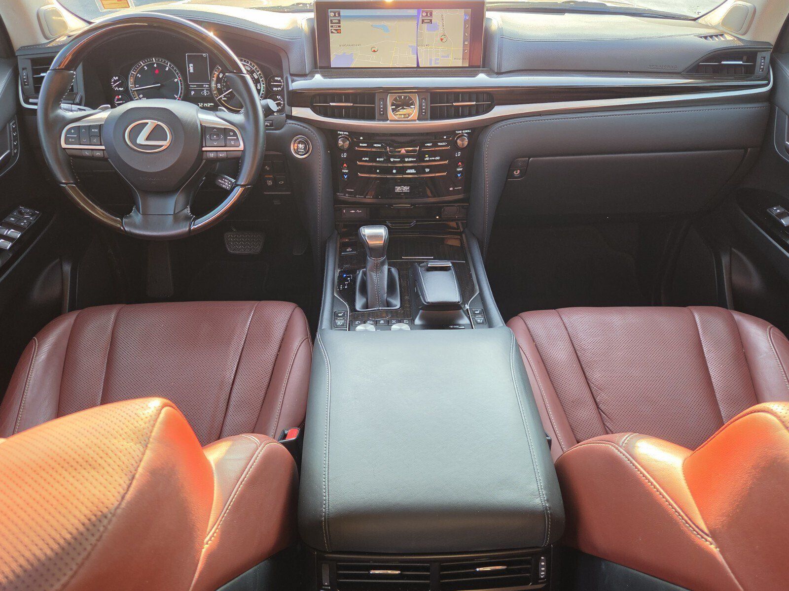 Used 2021 Lexus LX 570 4WD w/ Luxury Package image 14