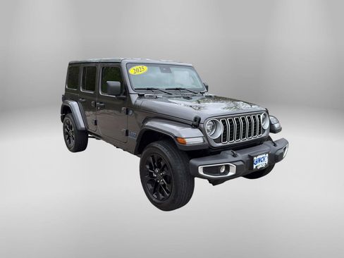 Used 2025 Jeep Wrangler Sahara w/ Safety Group AWD/4WD image 3
