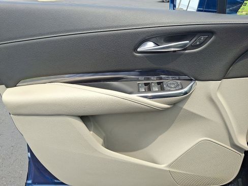Used 2019 Cadillac XT4 Luxury w/ Cold Weather Package FWD image 13