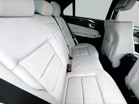 Certified 2016 Mercedes-Benz E 350 Sedan image 18