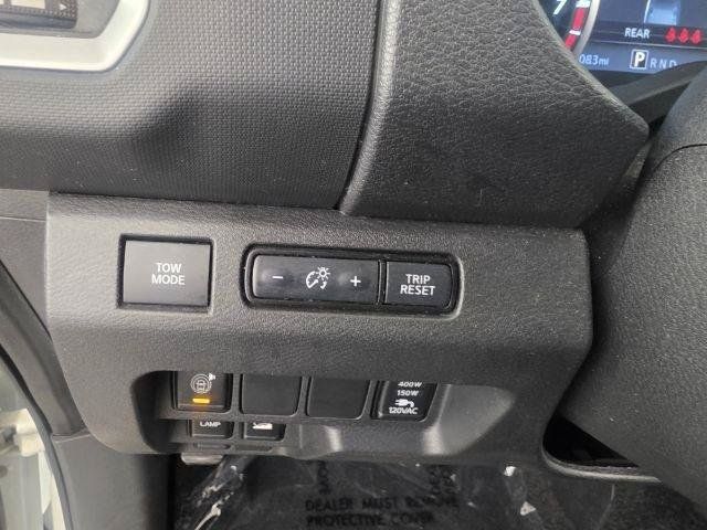Used 2023 Nissan Frontier SV w/ Technology Package AWD/4WD image 15