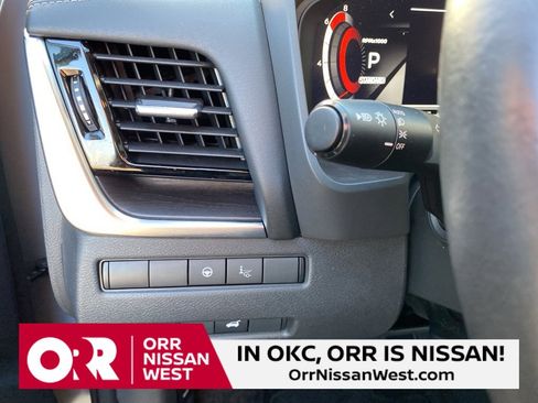 Used 2023 Nissan Rogue Platinum w/ Platinum Premium Package image 28