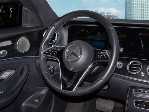 Used 2022 Mercedes-Benz E 350 Sedan image 20