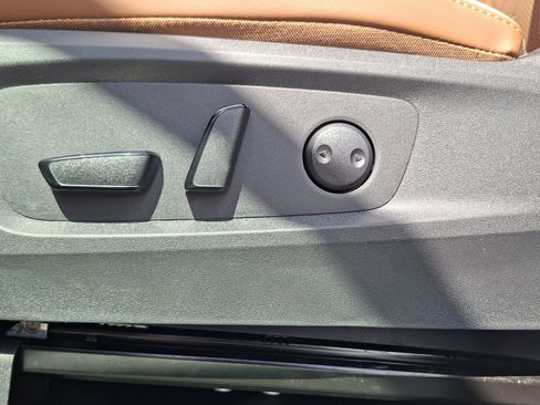 New 2026 Nissan Pathfinder Platinum AWD/4WD image 13