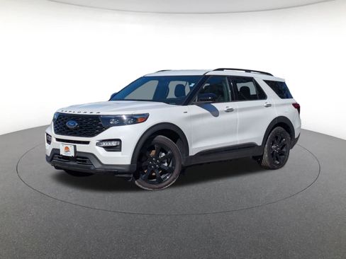 New 2024 Ford Explorer ST-Line w/ Class IV Trailer Tow Package image 1