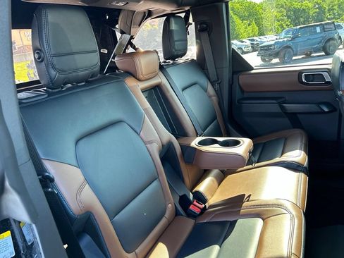 Used 2024 Ford Bronco Outer Banks AWD/4WD image 42