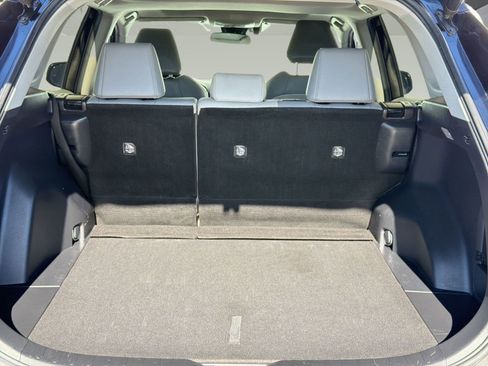 Used 2021 Toyota RAV4 XLE Premium image 31