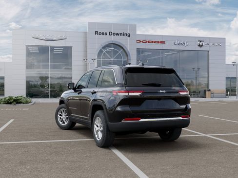 New 2026 Jeep Grand Cherokee Laredo X RWD image 3