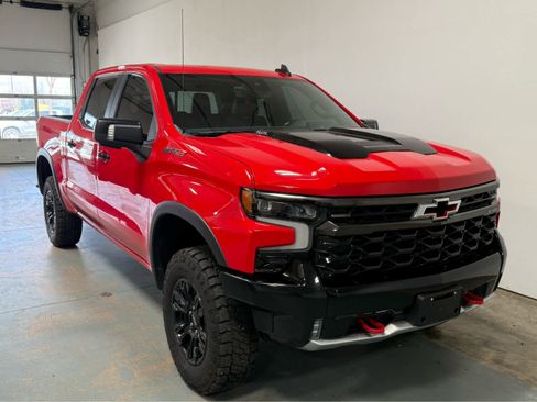 Used 2023 Chevrolet Silverado 1500 ZR2 AWD/4WD image 5
