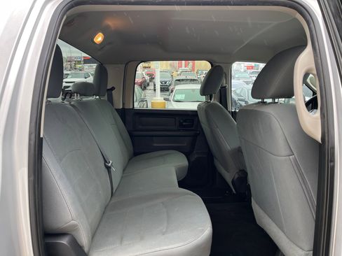 Used 2016 RAM 3500 Tradesman w/ Chrome Appearance Group AWD/4WD image 25