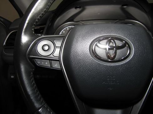 Used 2023 Toyota Camry SE FWD image 5