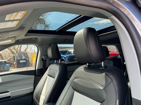 Certified 2022 Ford Explorer XLT w/ Equipment Group 202A AWD/4WD image 24