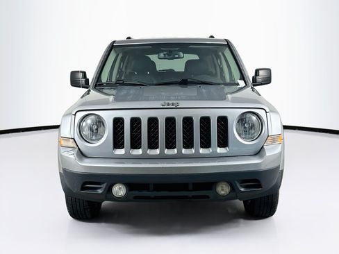 Used 2016 Jeep Patriot Sport w/ Power Value Group FWD image 2