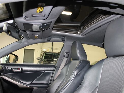 Used 2017 Lexus IS 350 AWD image 28