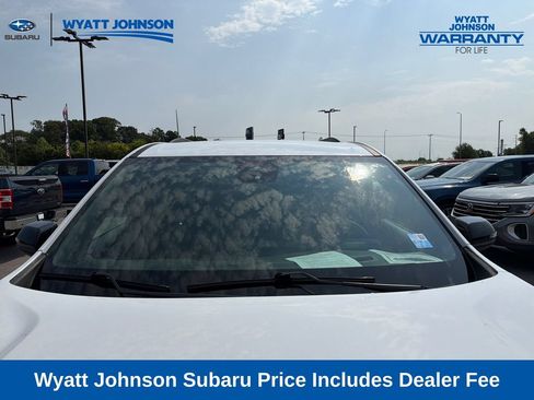Used 2025 Chevrolet Traverse LT AWD/4WD image 16