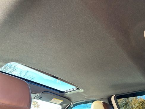 Used 2015 Ford F250 Platinum w/ Platinum Package image 21