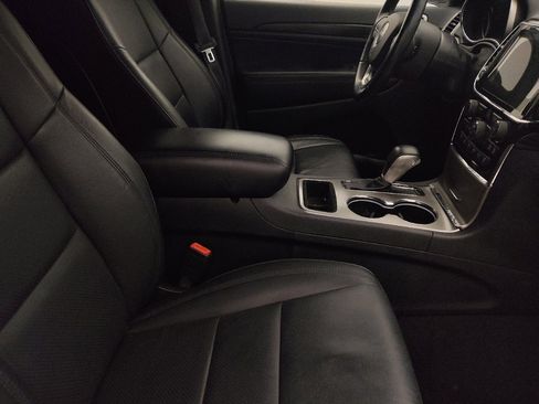 Used 2022 Jeep Grand Cherokee Laredo E image 21