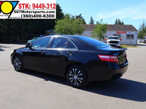 Used 2009 Toyota Camry XLE FWD image 6