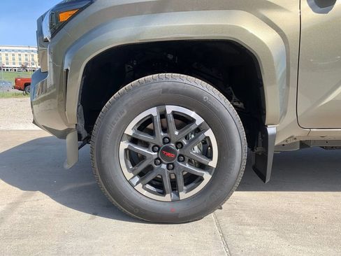 New 2026 Toyota Tacoma TRD Sport AWD/4WD image 32