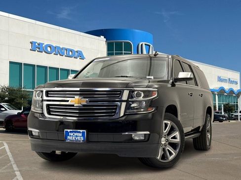 Used 2018 Chevrolet Suburban Premier image 1