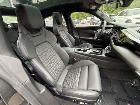 Used 2022 Audi e-tron GT Prestige AWD/4WD image 9