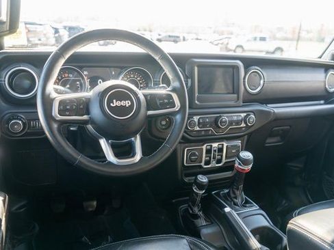 Used 2018 Jeep Wrangler Unlimited Sahara w/ LED Lighting Group AWD/4WD image 12