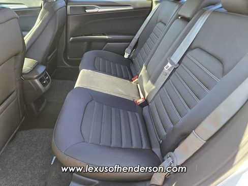 Used 2014 Ford Fusion SE FWD image 11