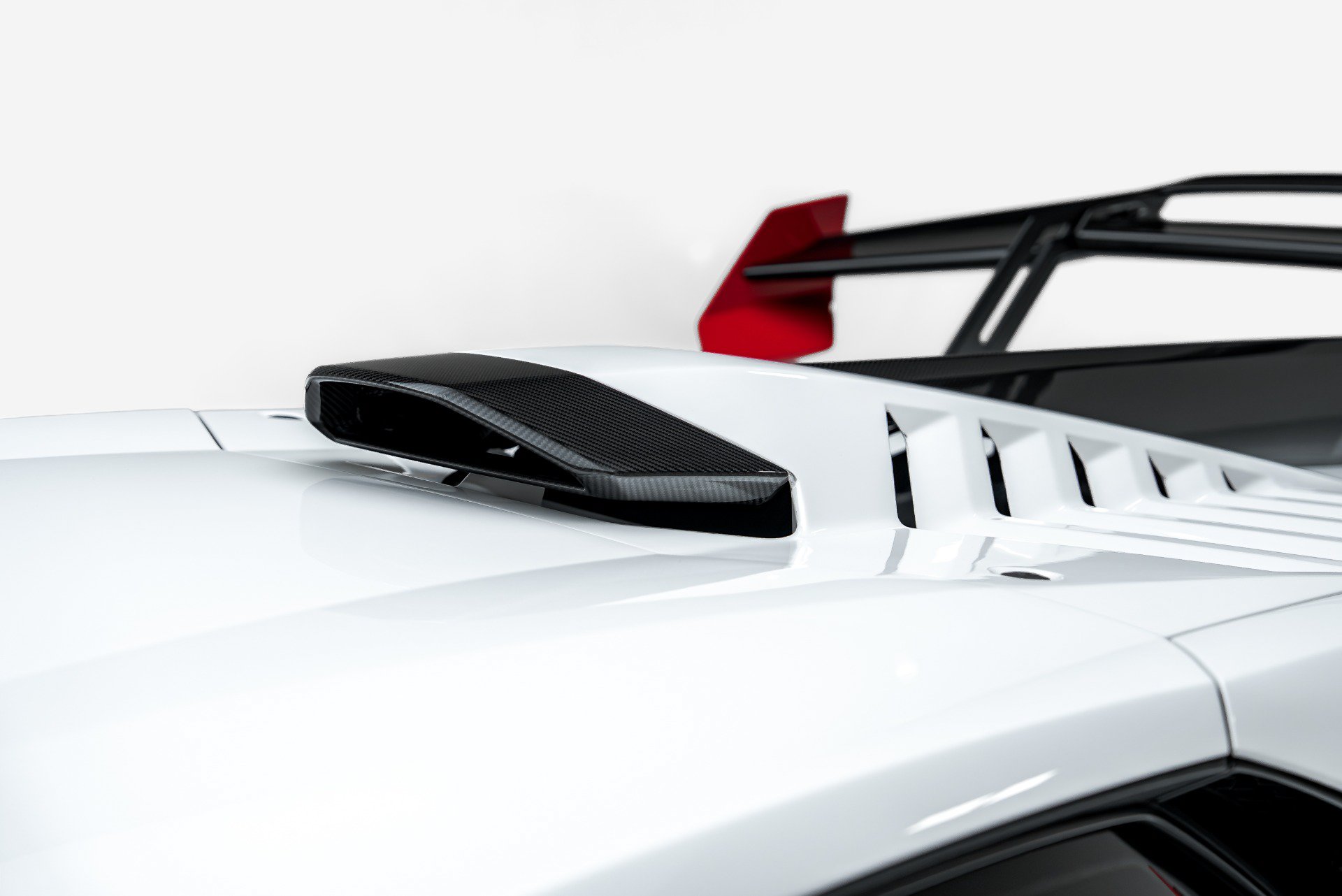 Used 2022 Lamborghini Huracan STO RWD image 32