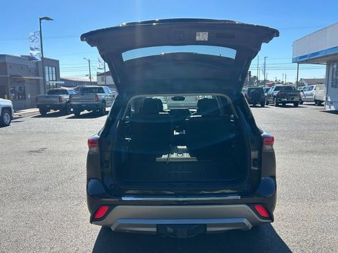 Used 2022 Toyota Highlander Platinum AWD/4WD image 39
