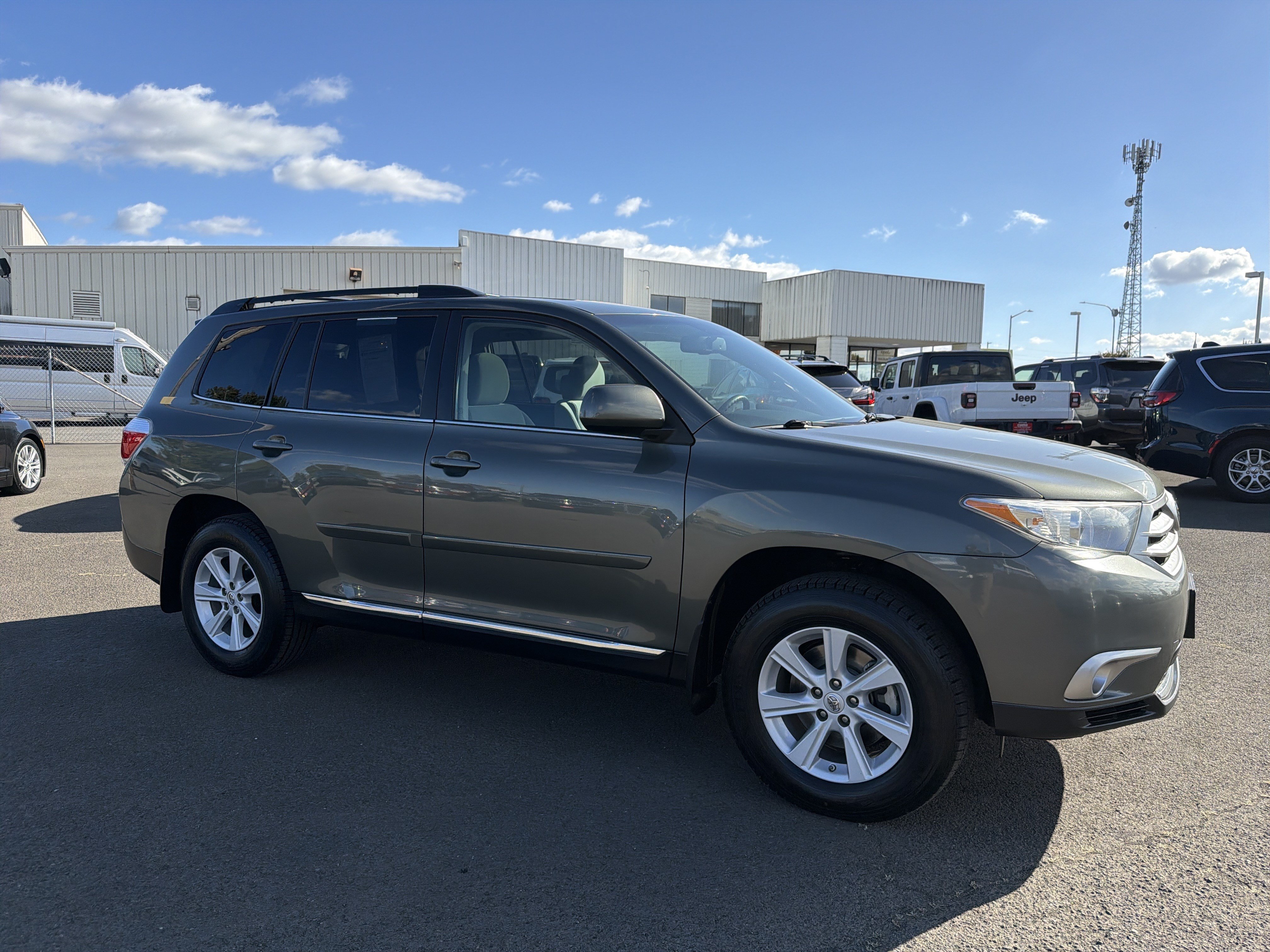 Used 2012 Toyota Highlander 4WD w/ Tech Pkg image 7