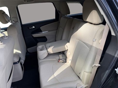 Used 2020 Dodge Journey SE image 43