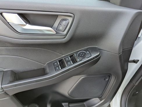 New 2026 Ford Escape SE w/ Class II Trailer Tow Package FWD image 19