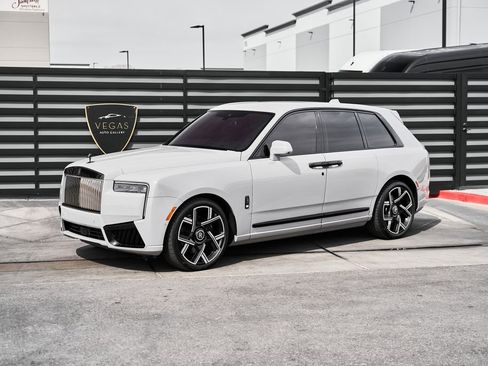 Used 2025 Rolls-Royce Cullinan Black Badge AWD/4WD image 6