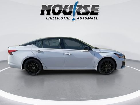 New 2026 Nissan Altima 2.5 SR w/ SR Midnight Edition Package FWD image 9