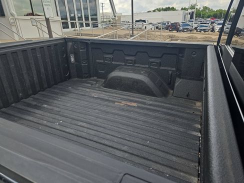 Used 2019 Chevrolet Silverado 1500 RST AWD/4WD image 18