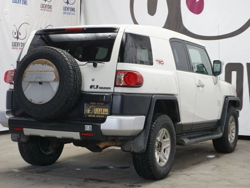 Used 2010 Toyota FJ Cruiser image 4