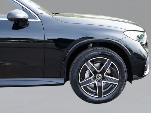 Used 2026 Mercedes-Benz GLC 300 image 12
