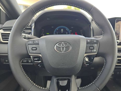 Certified 2025 Toyota Camry SE image 17