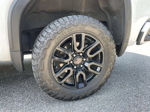 Used 2023 GMC Sierra 1500 Elevation w/ X31 Off-Road Package AWD/4WD image 10