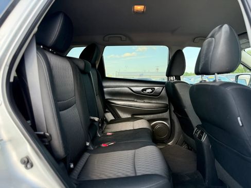 Used 2018 Nissan Rogue SV AWD/4WD image 42