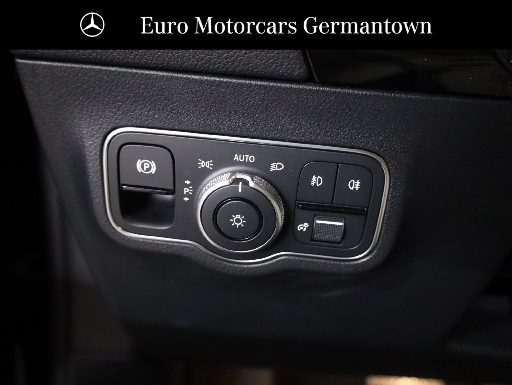 Used 2023 Mercedes-Benz GLA 250 4MATIC image 16
