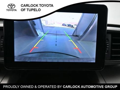 Used 2022 Ford Explorer XLT w/ Class IV Trailer Tow Package image 12