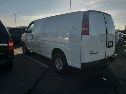 Used 2011 Chevrolet Express 2500 image 3