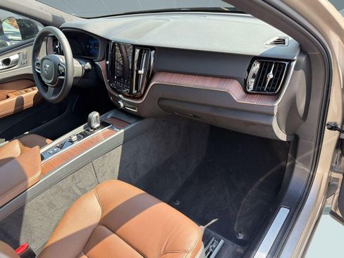 Certified 2024 Volvo XC60 B5 Plus w/ Climate Package image 31