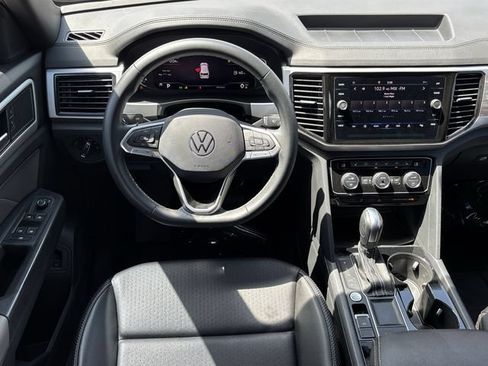 Used 2023 Volkswagen Atlas Cross Sport SE FWD image 12