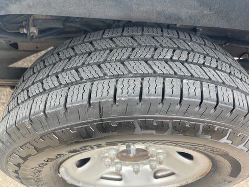 Used 2020 Chevrolet Express 2500 w/ Driver Convenience Package image 17