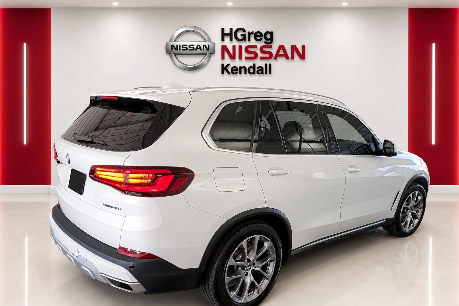 Used 2021 BMW X5 sDrive40i w/ Premium Package RWD image 4