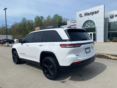 Used 2023 Jeep Grand Cherokee Altitude image 4